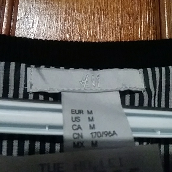 H&M Blouse - Picture 2 of 4